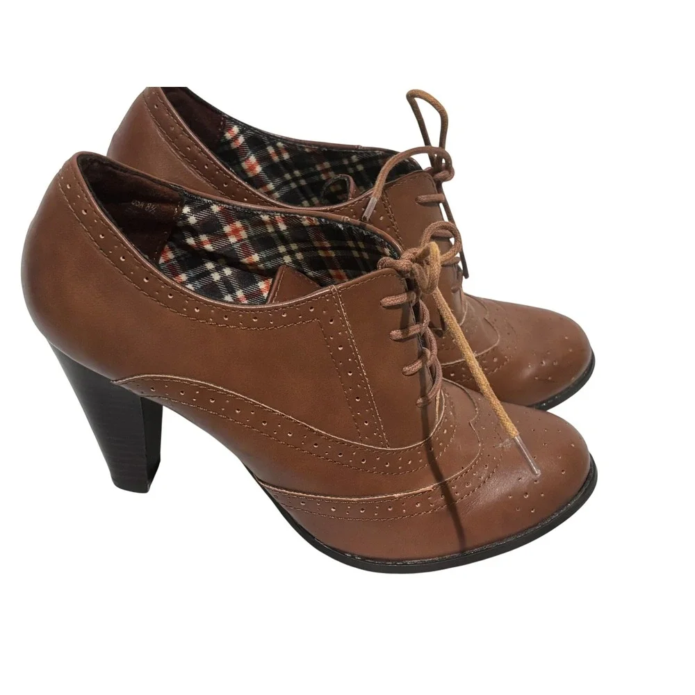 American Eagle Brown Ankle Wingtip Oxford Heels Lace Up boots shoes Sz 8.5 dark